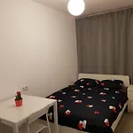 Mirrorroom Pl Airport Pansiyon Varşova