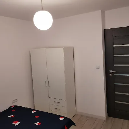 Mirrorroom Pl Airport *